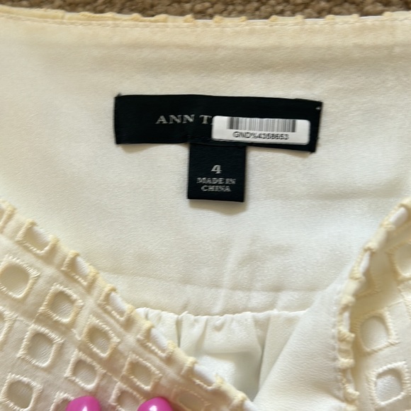 Ann Taylor fully lined side zip ivory skirt - Picture 2 of 2